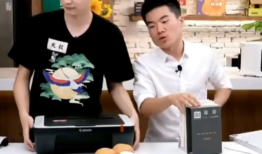 董宇辉低头了